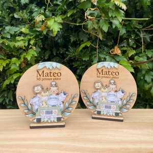 Círculo con grabado y apliques a color