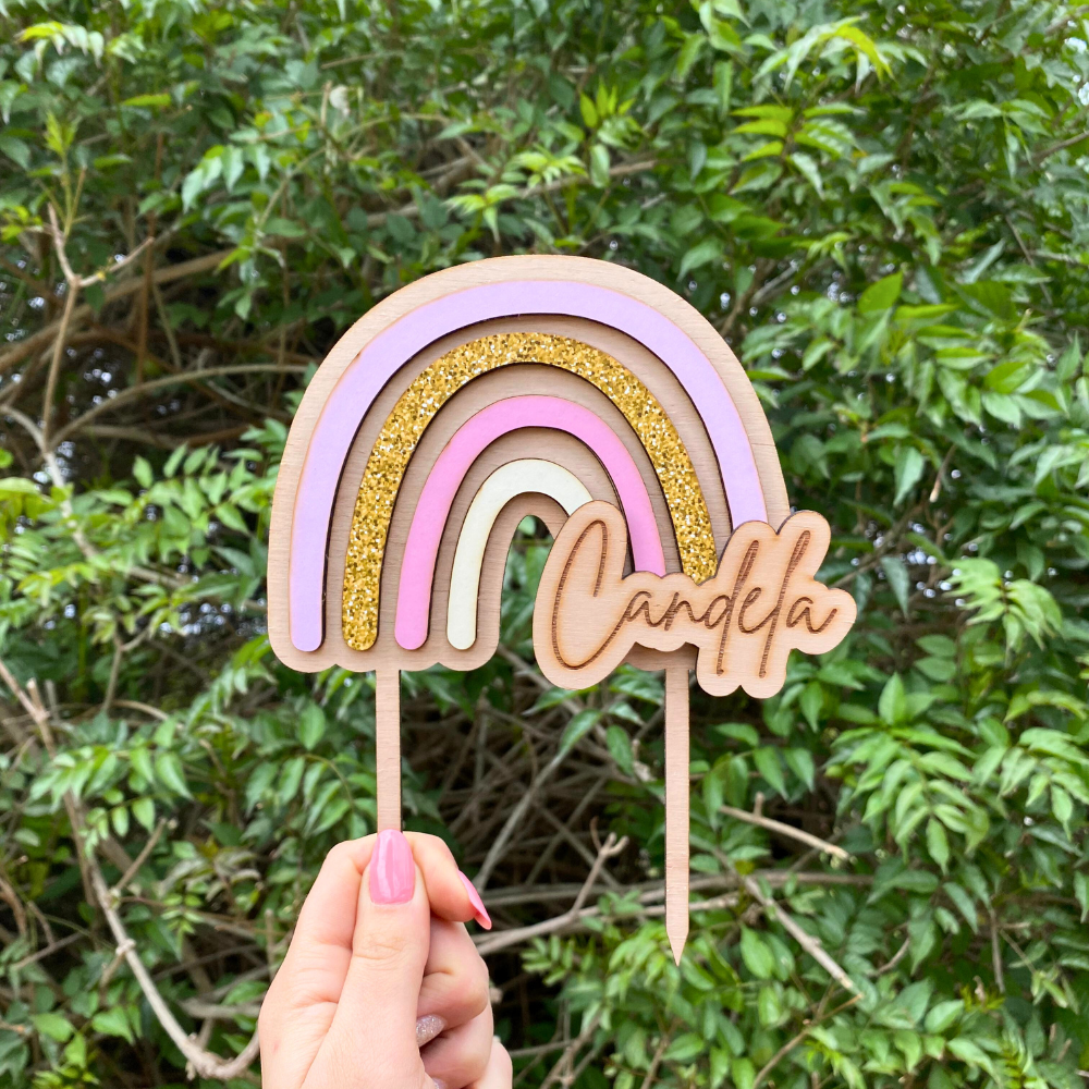 Cake topper con temática y nombre - Imagen 2