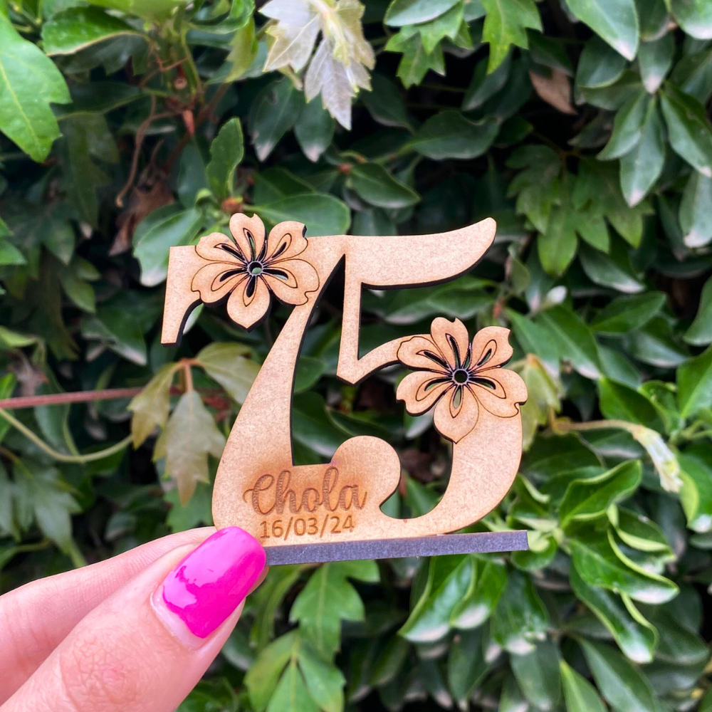 Souvenirs en mdf natural con base - Imagen 2