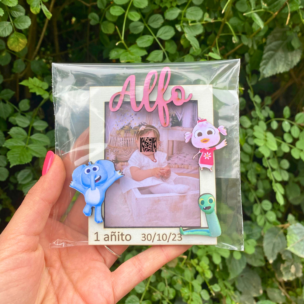 Mini portarretratos blancos con apliques a color - Imagen 3